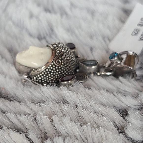 Bali hand carved bone & gem pendant - Picture 3 of 7